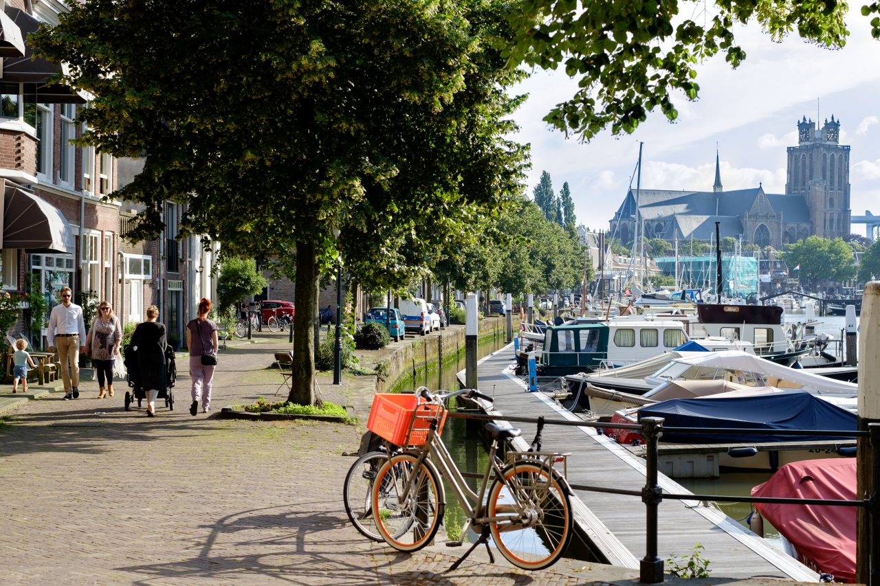 Dordrecht - stadsbeeld - Grote Kerk - jachthaven - zomer - Nieuwe Haven - Knolhaven