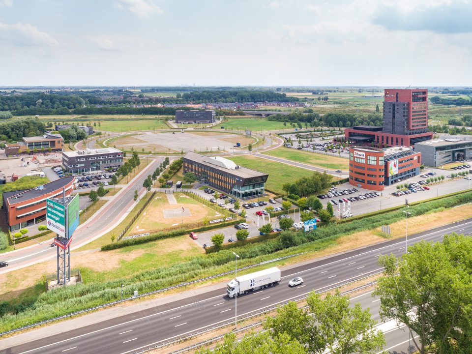 Economie - Amstelwijck Business Park - Hotel Restaurant Van der Valk - Trust - BluJay - Alphatron - A16