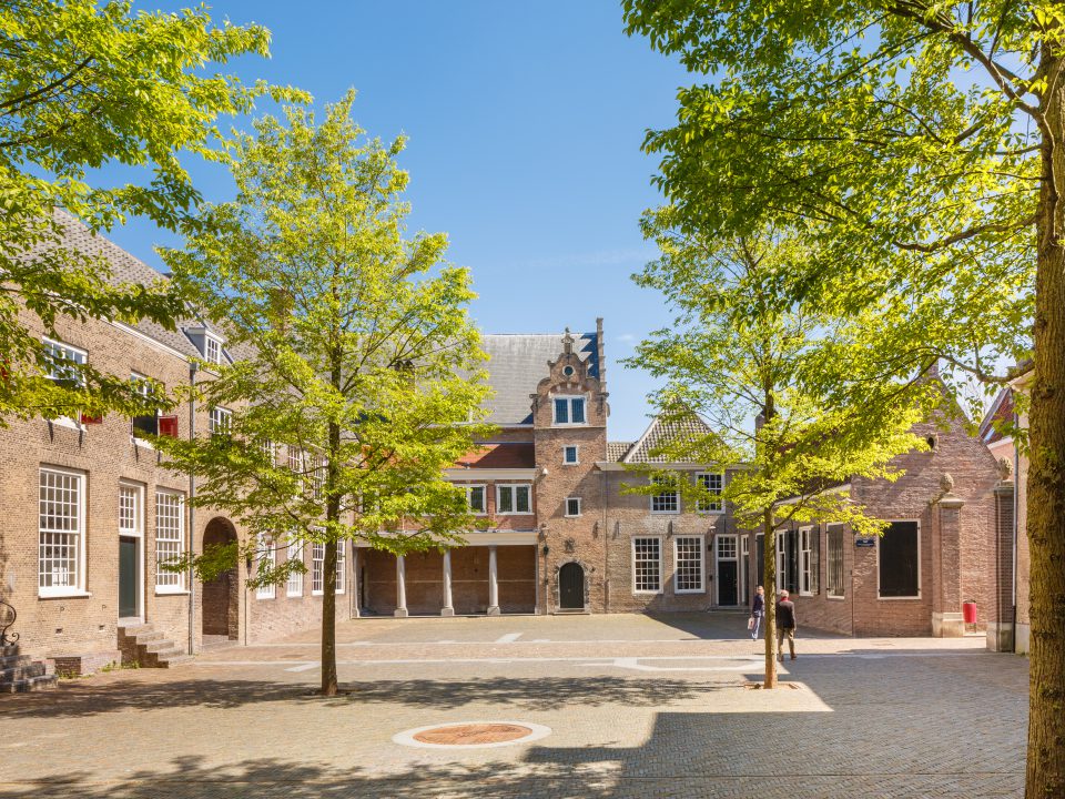 Het-Hof-van-Nederland-Dordrecht-historie-Eerste-Vrije-Statenvergadering