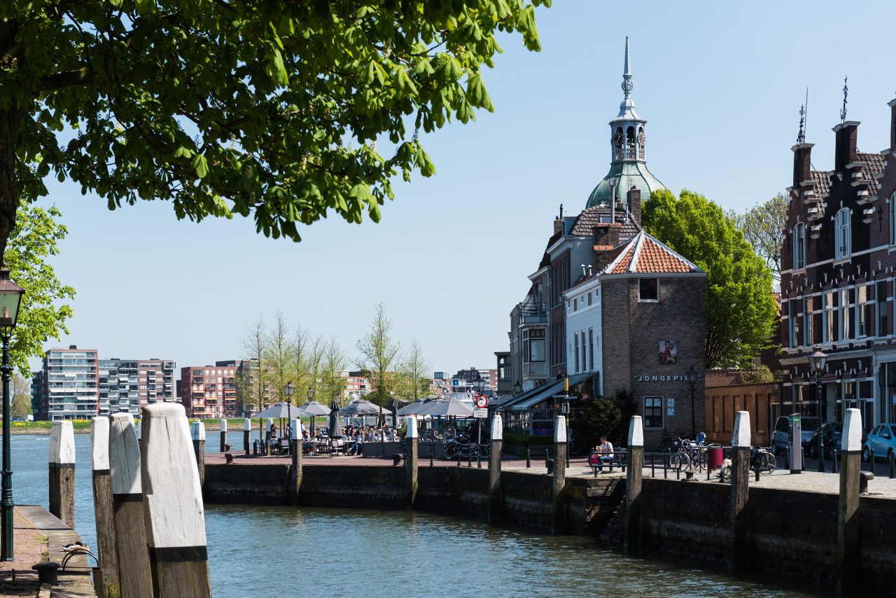 Horeca - Dordrecht - sfeervol eten en drinken - terras - Groothoofd - Groothoofdspoort - Kuipershaven - water