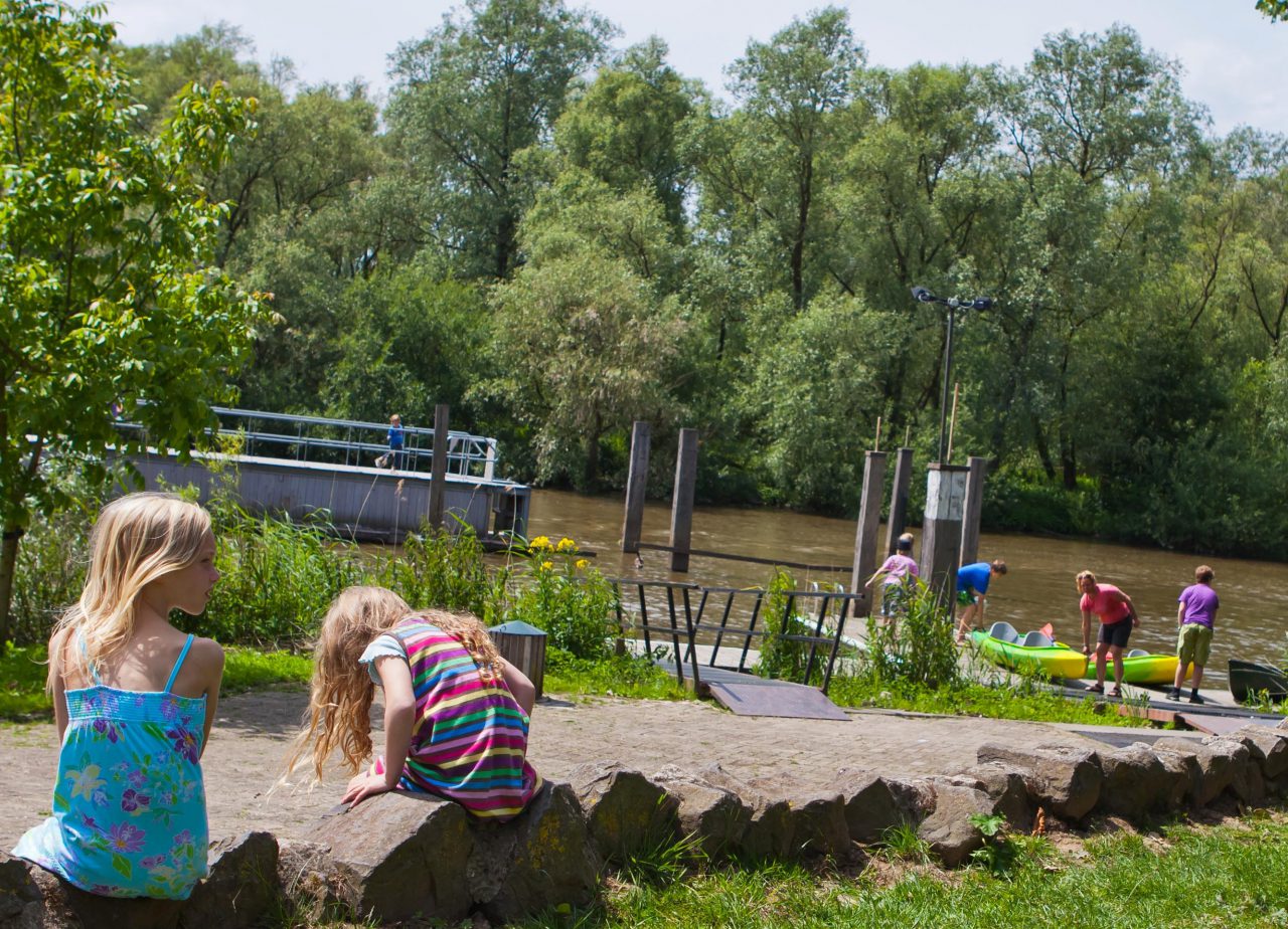 Nationaal Park de Biesbosch - Dordrecht - toerisme - kinderen - boot - kano - water