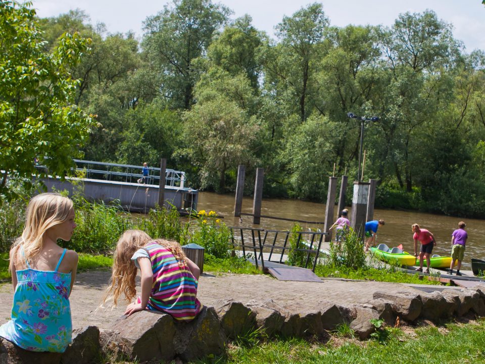 Nationaal Park de Biesbosch - Dordrecht - toerisme - kinderen - boot - kano - water
