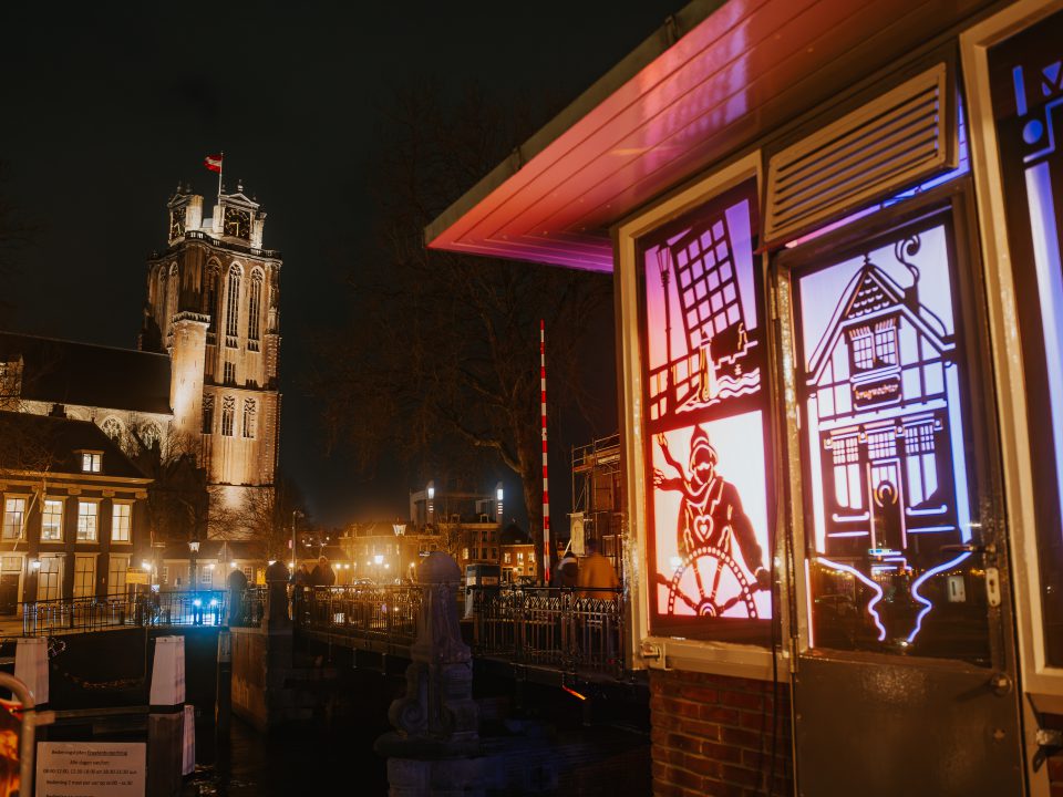 Grote Kerk en Brugwachtershuisje - 2023