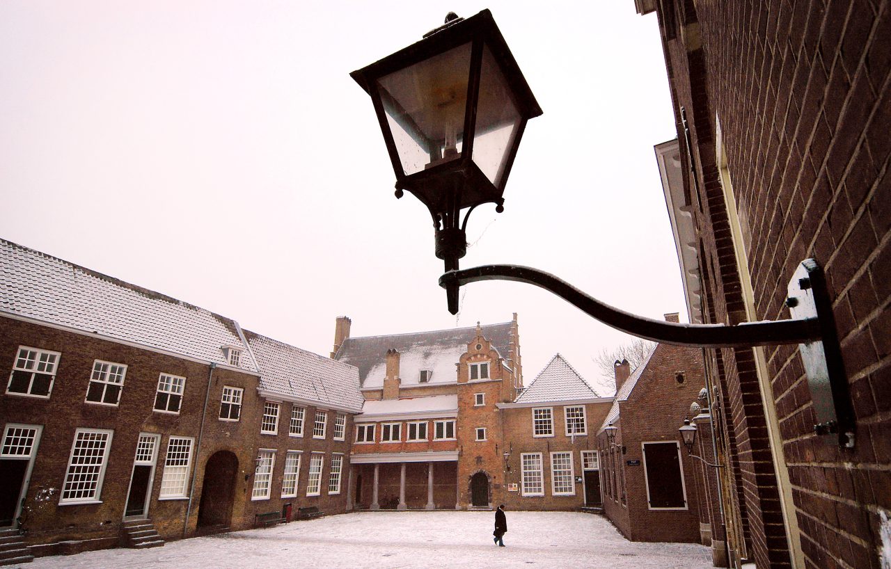 Het Hof van Nederland in de winter met sneeuw.